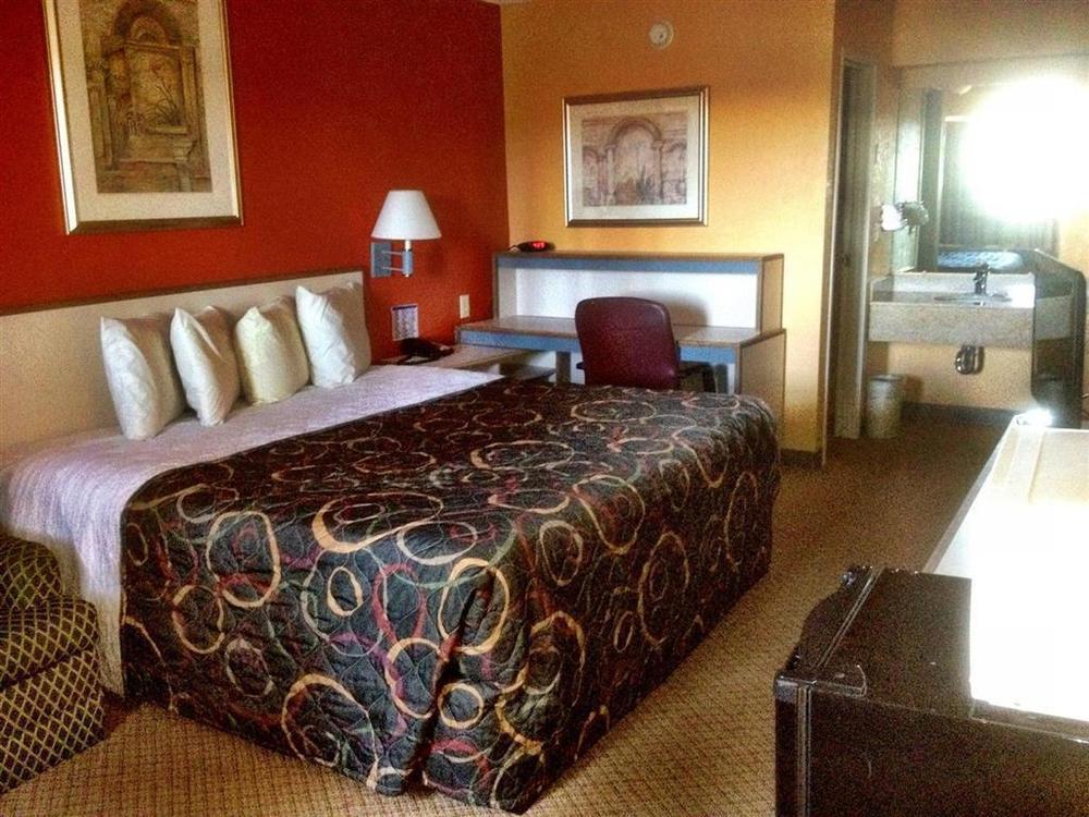 Americas Best Value Inn And Suites Little Rock Room photo