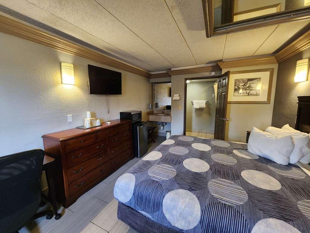 Americas Best Value Inn And Suites Little Rock Room photo