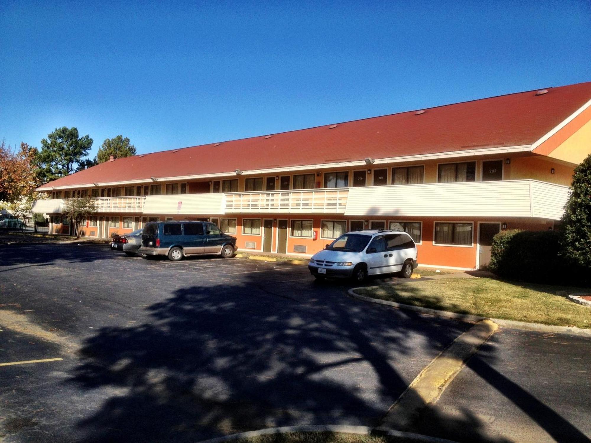 Americas Best Value Inn And Suites Little Rock Exterior photo