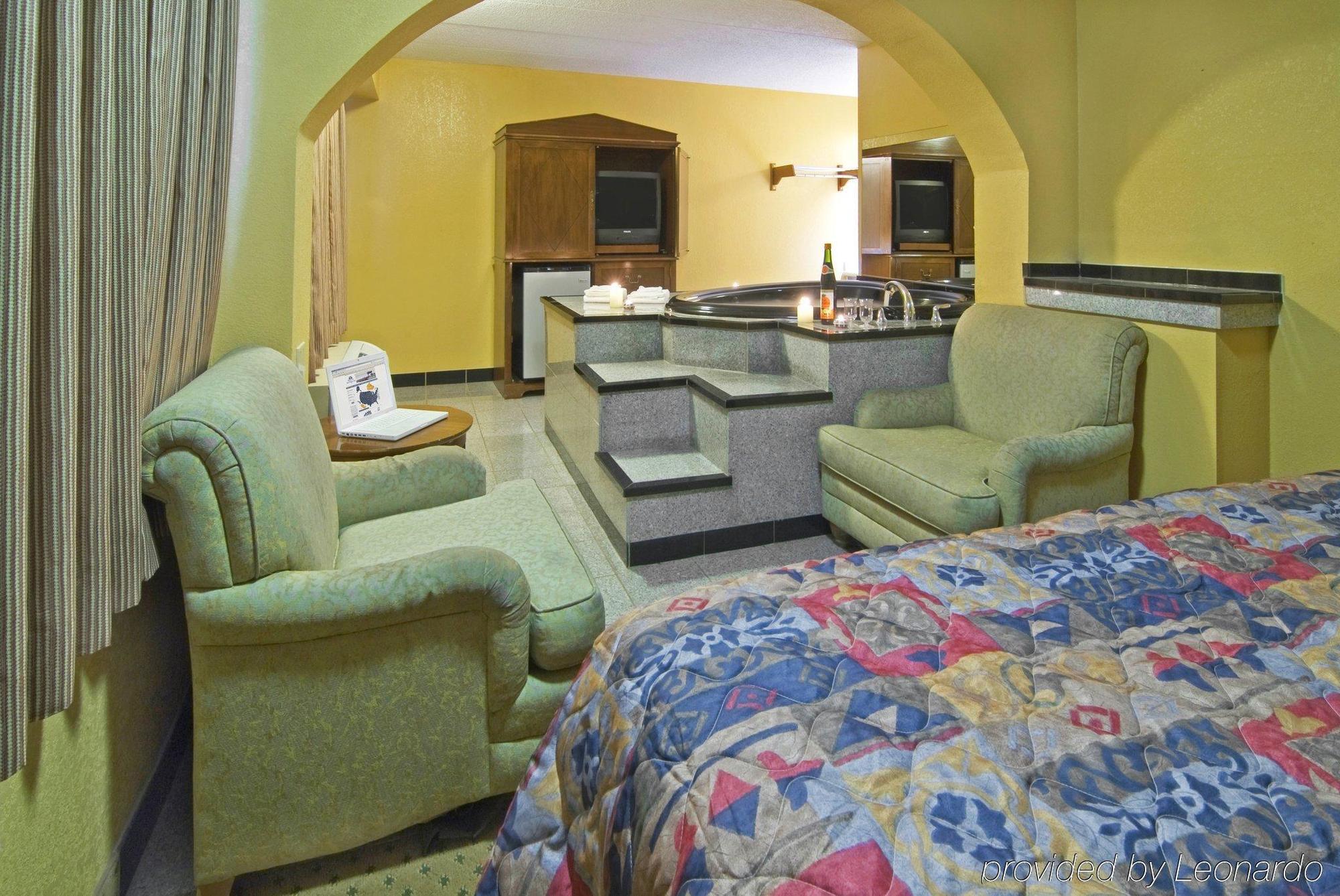 Americas Best Value Inn And Suites Little Rock Room photo